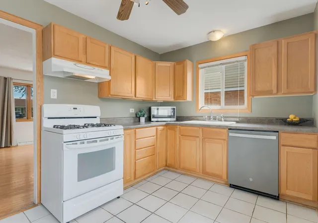 Photo 3 of Single family home for sale at 2808 S 10th Avenue, Broadview, IL 60155 | MLS# 12746645 | Listing updated on 2026-09-14