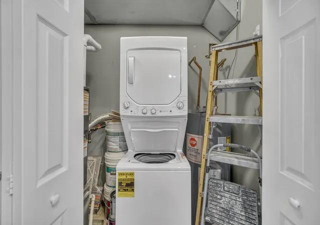 Photo 4 of House for sale at 4908 W Byron St, Chicago, IL 60641 | MLS# 12746673 | Listing updated on 2026-10-29