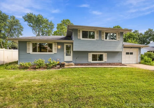Photo 1 of Single family home for sale at 1612 Forrest Blvd, St. Charles, IL 60174 | MLS# 12746682 | Listing updated on 2026-09-22