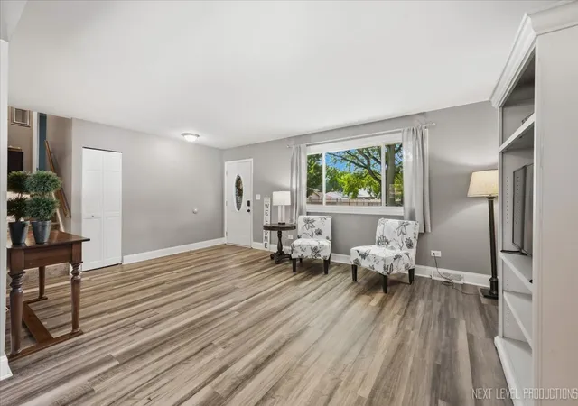 Photo 3 of Single family home for sale at 1612 Forrest Blvd, St. Charles, IL 60174 | MLS# 12746682 | Listing updated on 2026-09-22
