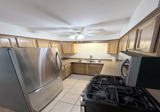 Listing Photo 2 - Condo for sale in building located at 7005 99Th St, Chicago Ridge, IL 60415 - Unit #2W
