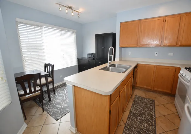 Photo 3 of Townhouse for sale at 2276 Dawson Ln, Algonquin, IL 60102 | MLS# 12746685 | Listing updated on 2026-09-03