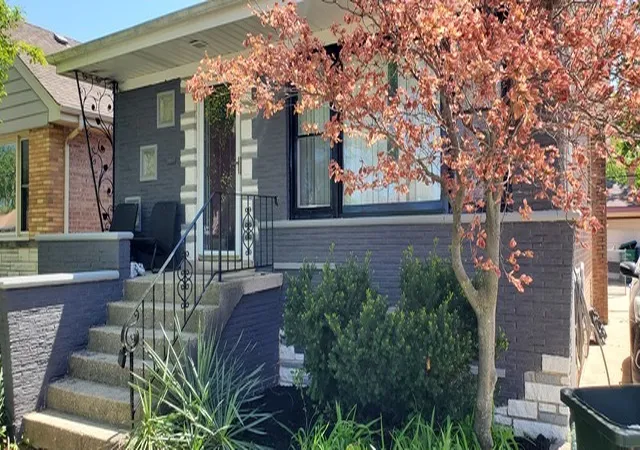 Photo 1 of Single family home for sale at 2935 W 100th Place, Evergreen Park, IL 60805 | MLS# 12746698 | Listing updated on 2026-09-28