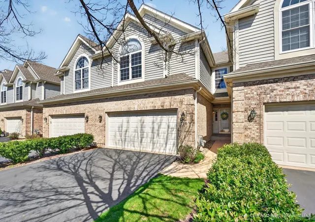 Photo 33 of Townhouse for sale at 710 Juniper Ln, Lake In The Hills, IL 60156 | MLS# 12746699 | Listing updated on 2026-09-06