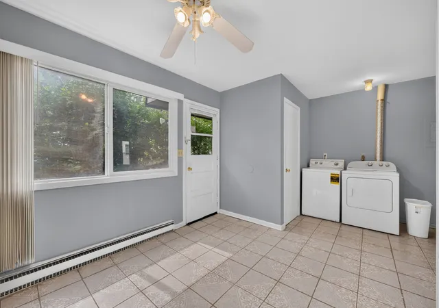 Listing Photo 4 - Condo for sale in building located at 217-219 Stuart Ave, Aurora, IL 60505