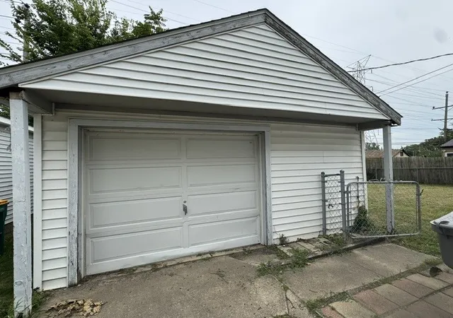 Photo 3 of Single family home for sale at 302 Notre Dame Ave, Joliet, IL 60436 | MLS# 12746714 | Listing updated on 2026-09-20