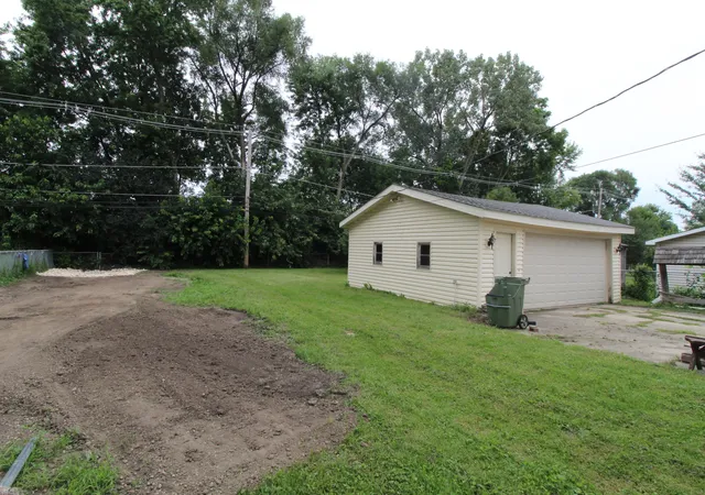 Photo 3 of Single family home for sale at 37294 N Grandwood Dr, Gurnee, IL 60031 | MLS# 12746728 | Listing updated on 2026-09-21