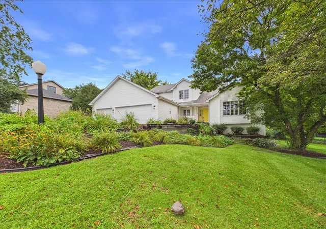 Photo 3 of Single family home for sale at 11497 Ridgecrest Dr, Roscoe, IL 61073 | MLS# 12746732 | Listing updated on 2026-09-06