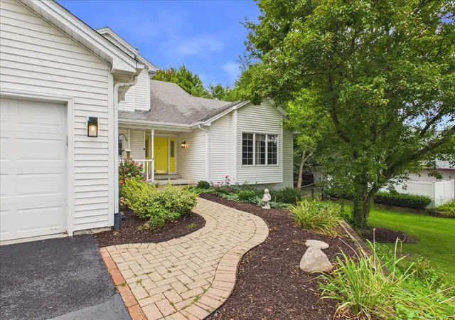 Photo 4 of Single family home for sale at 11497 Ridgecrest Dr, Roscoe, IL 61073 | MLS# 12746732 | Listing updated on 2026-09-06