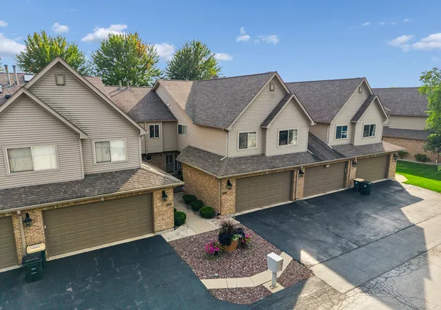 Photo 1 of Condo for sale at 814 W Il Route 173 #814, Antioch, IL 60002 | MLS# 12746748 | Listing updated on 2026-10-02