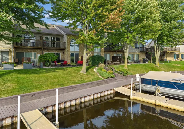 Listing Photo 4 - Condo for sale in building located at 814 W Il Rte 173, Antioch, IL 60002 - Unit #814