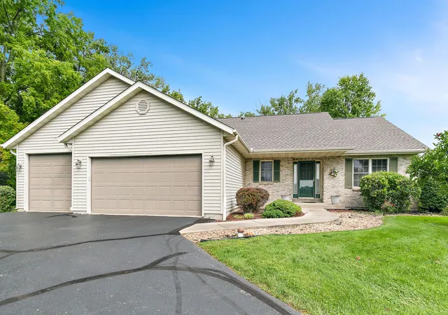 Photo 2 of Single family home for sale at 10296 E Kyte Rd, Rochelle, IL 61068 | MLS# 12746753 | Listing updated on 2026-09-08