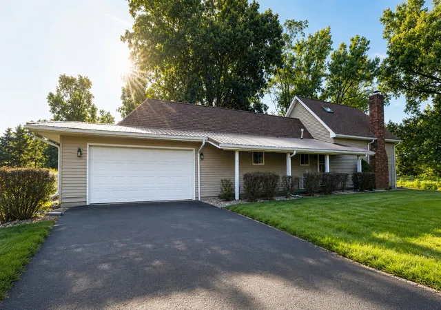 Photo 4 of Single family home for sale at 5378 E Houston Rd, Woodlawn, IL 62898 | MLS# 12746760 | Listing updated on 2026-10-11