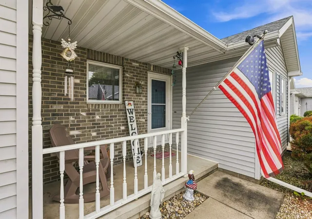 Listing Photo 4 - Condo for sale in building located at 601 S 3Rd St, Fisher, IL 61843 - Unit #B