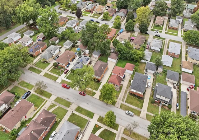 Photo 21 of Single family home for sale at 14828 Saint Louis Ave, Midlothian, IL 60445 | MLS# 12746782 | Listing updated on 2026-09-13