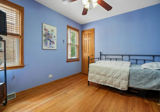 Photo 3 of Single family home for sale at 6228 W Huntington St, Chicago, IL 60646 | MLS# 12746803 | Listing updated on 2026-09-14