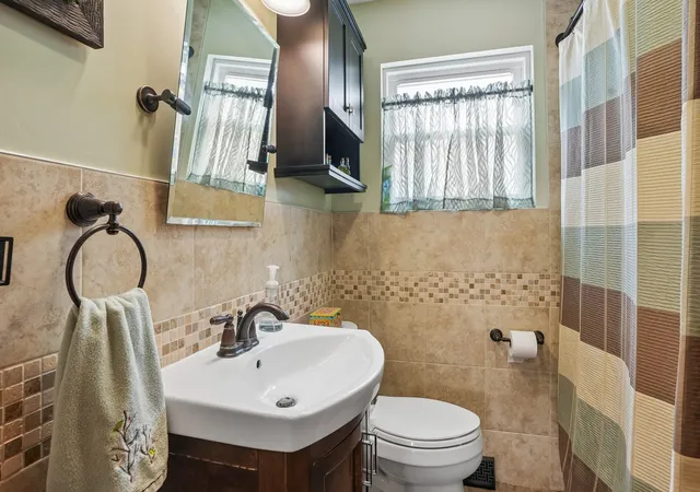 Photo 4 of Single family home for sale at 6228 W Huntington St, Chicago, IL 60646 | MLS# 12746803 | Listing updated on 2026-09-14