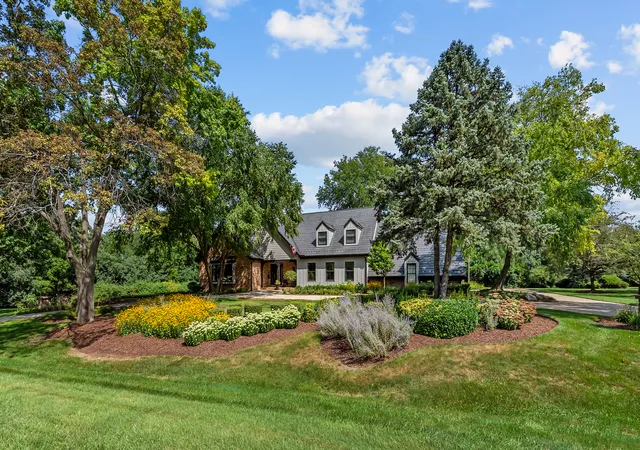 Photo 1 of Sale Pending at 689 Thompsons Way, Inverness, IL 60067 | MLS# 12746809 | Listing updated on 2026-09-24