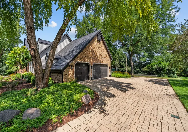 Photo 3 of Sale Pending at 689 Thompsons Way, Inverness, IL 60067 | MLS# 12746809 | Listing updated on 2026-09-24
