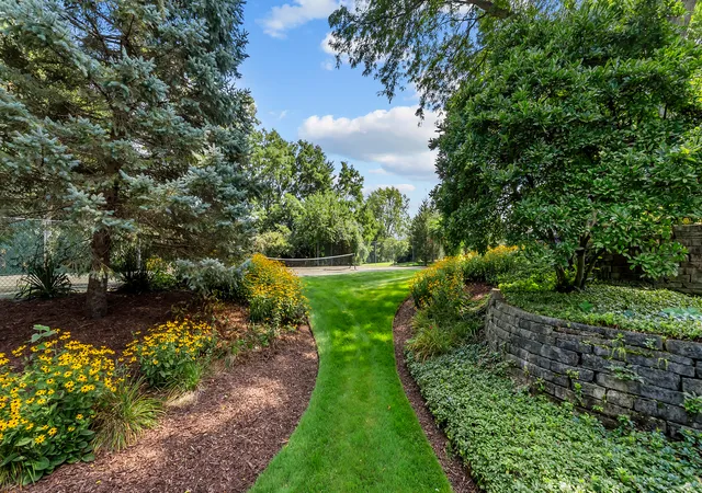 Photo 54 of Sale Pending at 689 Thompsons Way, Inverness, IL 60067 | MLS# 12746809 | Listing updated on 2026-09-25