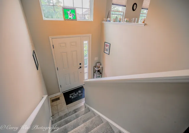 Photo 3 of Townhouse at 4062 Pompton Ave, Elgin, IL 60124 | MLS# 12746819 | | Sold on 2026-10-09