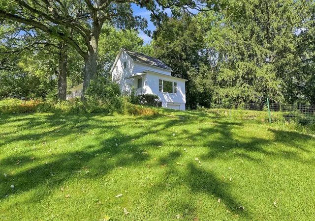 Photo 2 of Single family home for sale at 39132 N Mound Ave, Spring Grove, IL 60081 | MLS# 12746839 | Listing updated on 2026-09-19