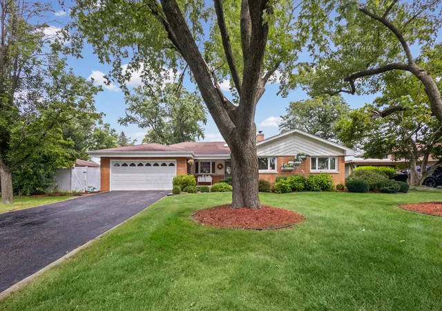 Photo 1 of Single family home for sale at 6250 W 127th Place, Palos Heights, IL 60463 | MLS# 12746852 | Listing updated on 2026-09-28