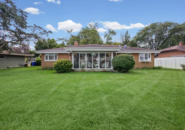 Photo 2 of Single family home for sale at 6250 W 127th Place, Palos Heights, IL 60463 | MLS# 12746852 | Listing updated on 2026-09-28