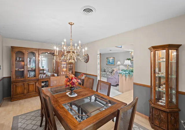 Photo 3 of Single family home for sale at 6250 W 127th Place, Palos Heights, IL 60463 | MLS# 12746852 | Listing updated on 2026-09-28
