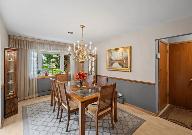 Photo 4 of Single family home for sale at 6250 W 127th Place, Palos Heights, IL 60463 | MLS# 12746852 | Listing updated on 2026-09-28