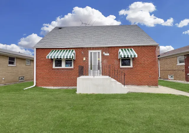 Photo 1 of Single family home for sale at 435 Greenbay Ave, Calumet City, IL 60409 | MLS# 12746860 | Listing updated on 2026-09-08