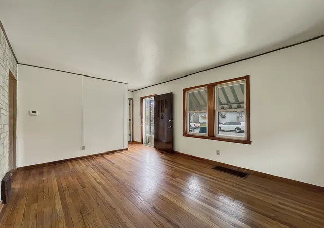 Photo 2 of Single family home for sale at 435 Greenbay Ave, Calumet City, IL 60409 | MLS# 12746860 | Listing updated on 2026-09-08