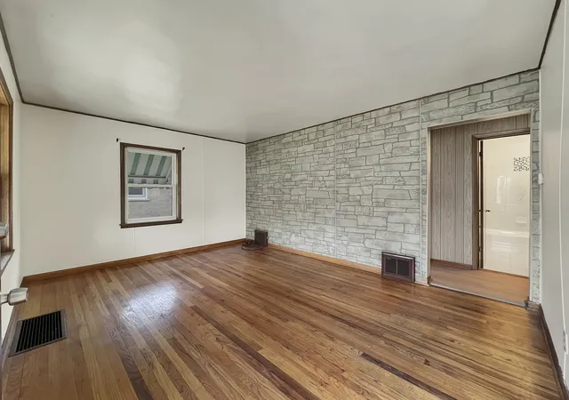 Photo 3 of Single family home for sale at 435 Greenbay Ave, Calumet City, IL 60409 | MLS# 12746860 | Listing updated on 2026-09-08