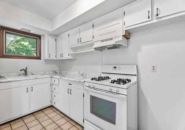 Photo 2 of Single family home for sale at 106 Thornton St, Lockport, IL 60441 | MLS# 12746861 | Listing updated on 2026-09-13