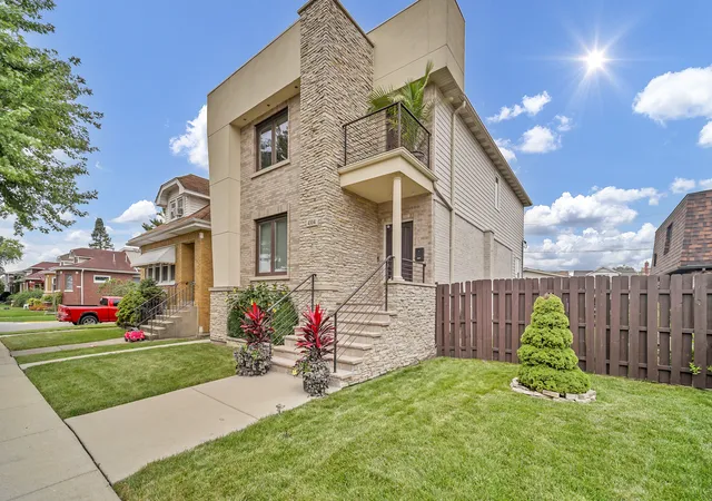 Photo 2 of Single family home for sale at 4304 N Overhill Ave, Norridge, IL 60706 | MLS# 12746865 | Listing updated on 2026-09-14