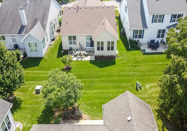 Photo 4 of Single family home for sale at 21311 Prince Lake Dr, Crest Hill, IL 60403 | MLS# 12746878 | Listing updated on 2026-09-09