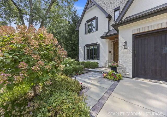Photo 3 of Single family home for sale at 835 S Wright St, Naperville, IL 60540 | MLS# 12746888 | Listing updated on 2026-09-22