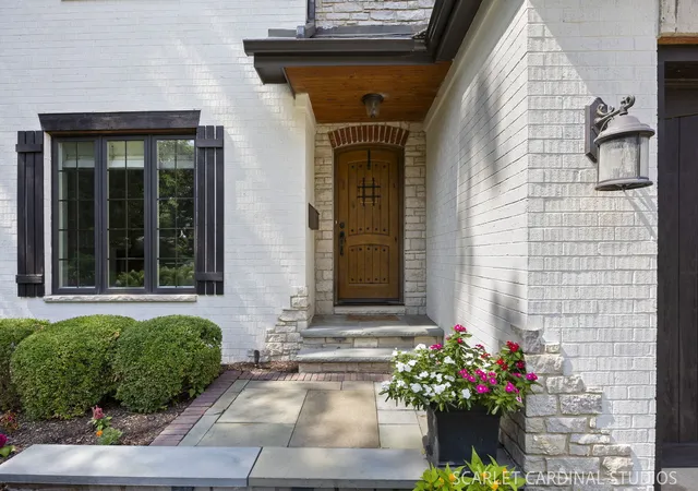 Photo 3 of Single family home for sale at 835 S Wright St, Naperville, IL 60540 | MLS# 12746888 | Listing updated on 2026-09-22