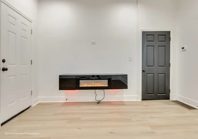 Listing Photo 4 - Condo for sale in building located at 5419 S Aberdeen St, Chicago, IL 60609