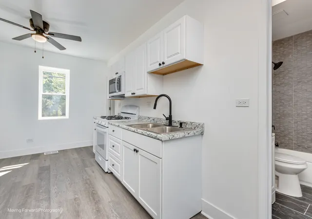 Listing Photo 2 - Condo for sale in building located at 5419 S Aberdeen St, Chicago, IL 60609