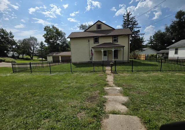 Photo 3 of Sale Pending at 803 Monroe St, Oregon, IL 61061 | MLS# 12746921 | Listing updated on 2026-09-04