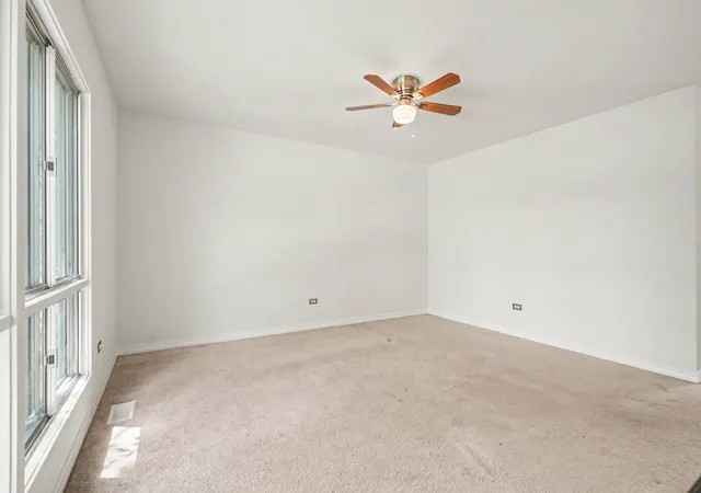 Photo 4 of Single family home for sale at 945 Surrey Ct, Joliet, IL 60431 | MLS# 12746931 | Listing updated on 2026-09-16