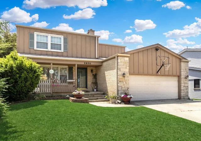 Photo 1 of Single family home for sale at 2950 Briarwood Dr W, Mount Prospect, IL 60056 | MLS# 12746939 | Listing updated on 2026-09-06