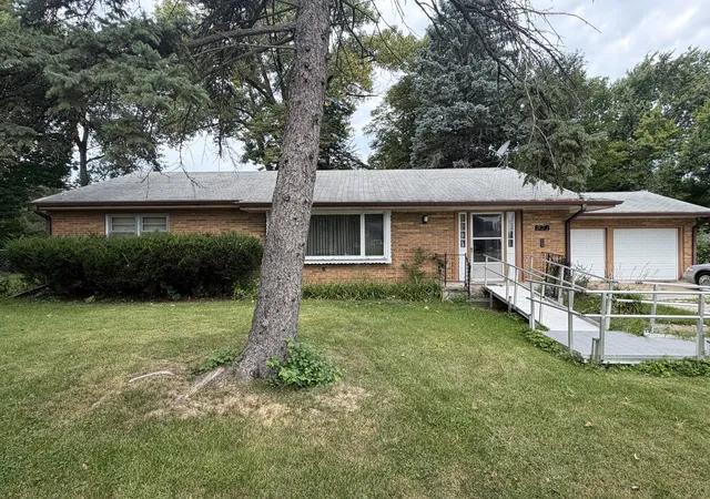 Photo 1 of Sale Pending at 931 Hawthorne Ave, Rockford, IL 61108 | MLS# 12746943 | Listing updated on 2026-09-04