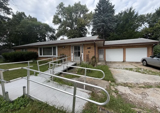 Photo 2 of Sale Pending at 931 Hawthorne Ave, Rockford, IL 61108 | MLS# 12746943 | Listing updated on 2026-09-04