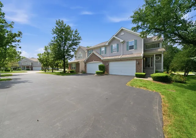 Photo 3 of Sale Pending at 24 Stonegate Ln, Streamwood, IL 60107 | MLS# 12746946 | Listing updated on 2026-09-14