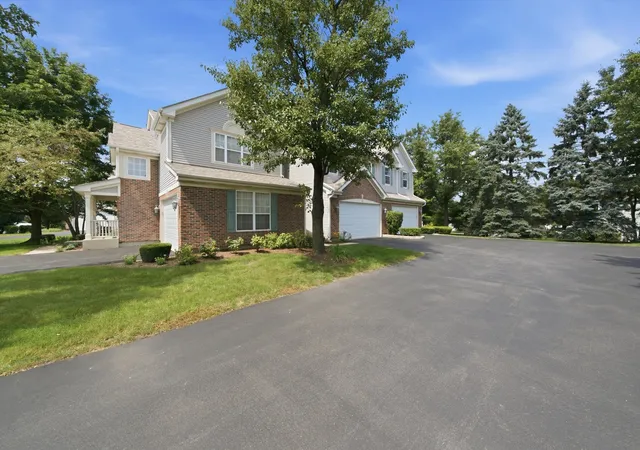 Photo 3 of Sale Pending at 24 Stonegate Ln, Streamwood, IL 60107 | MLS# 12746946 | Listing updated on 2026-09-14