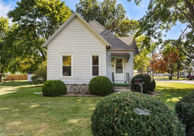Photo 1 of Single family home for sale at 764 S Piatt St, Bement, IL 61813 | MLS# 12746951 | Listing updated on 2026-09-12