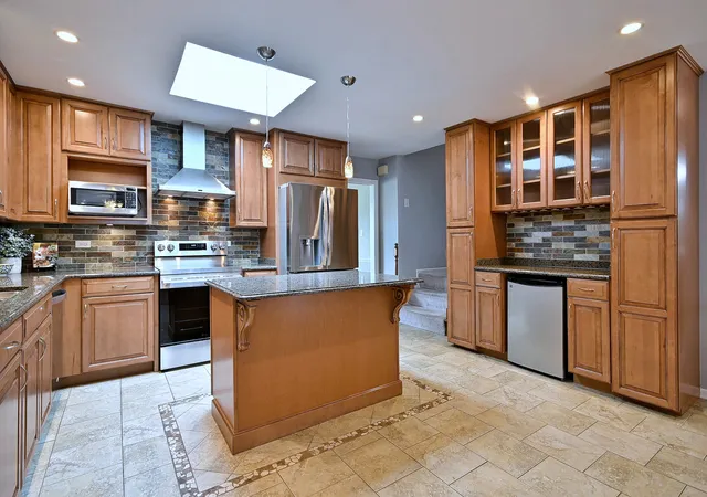 Photo 2 of Single family home for sale at 712 67th Street, Darien, IL 60561 | MLS# 12746957 | Listing updated on 2026-09-26