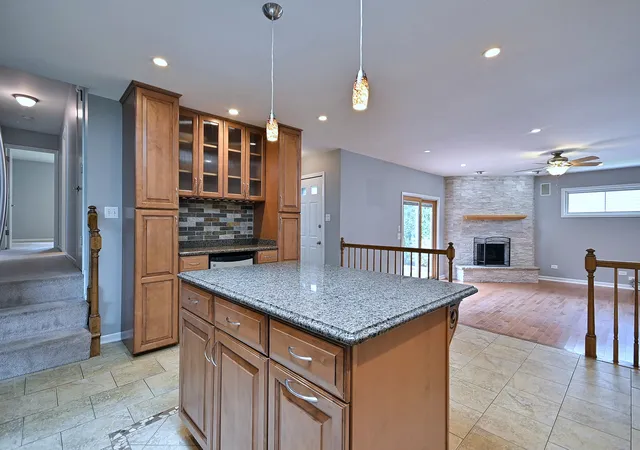 Photo 4 of Single family home for sale at 712 67th Street, Darien, IL 60561 | MLS# 12746957 | Listing updated on 2026-09-26